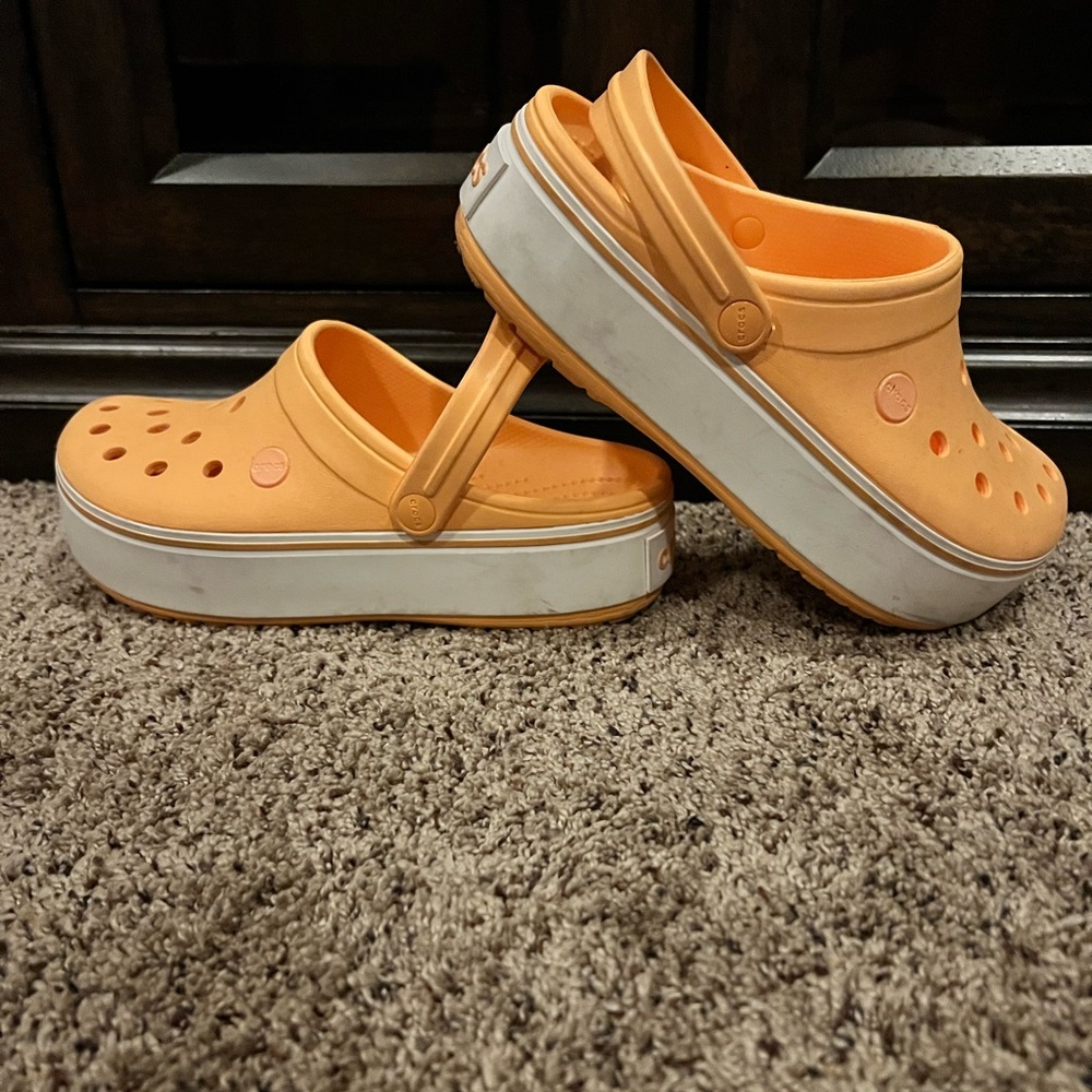 CROCS